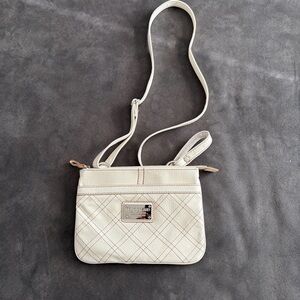 Relic Brand Collection Cream Quilted Crossbody